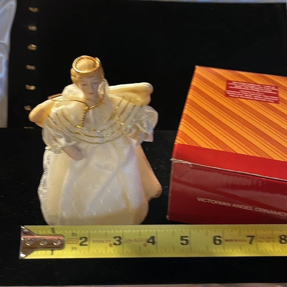 Avon Vtg Collectible Ornament “Victorian Angel” In orig box